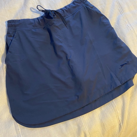 Steel blue Slazenger golk skirt with shorts. Size small - Picture 2 of 4